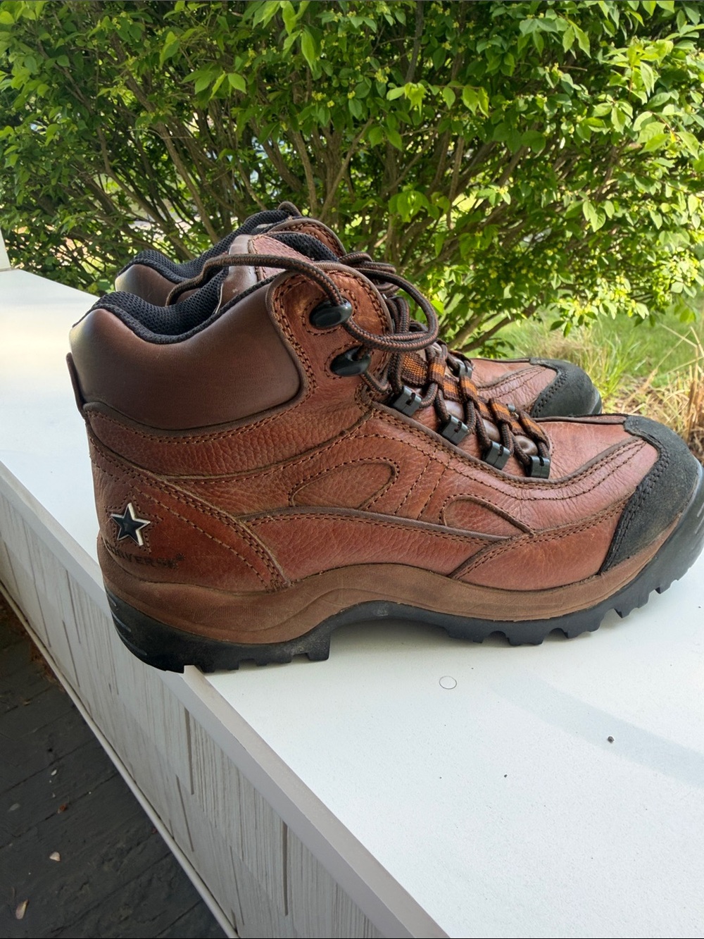 Converse Men's Brown Leather Lace-Up Hiking Boots-composite toe
